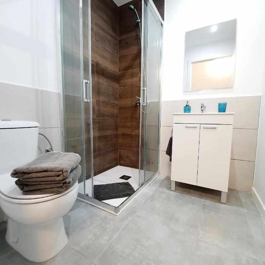 Hostal Urban Basic Оспиталет-де-Льобрегат Экстерьер фото