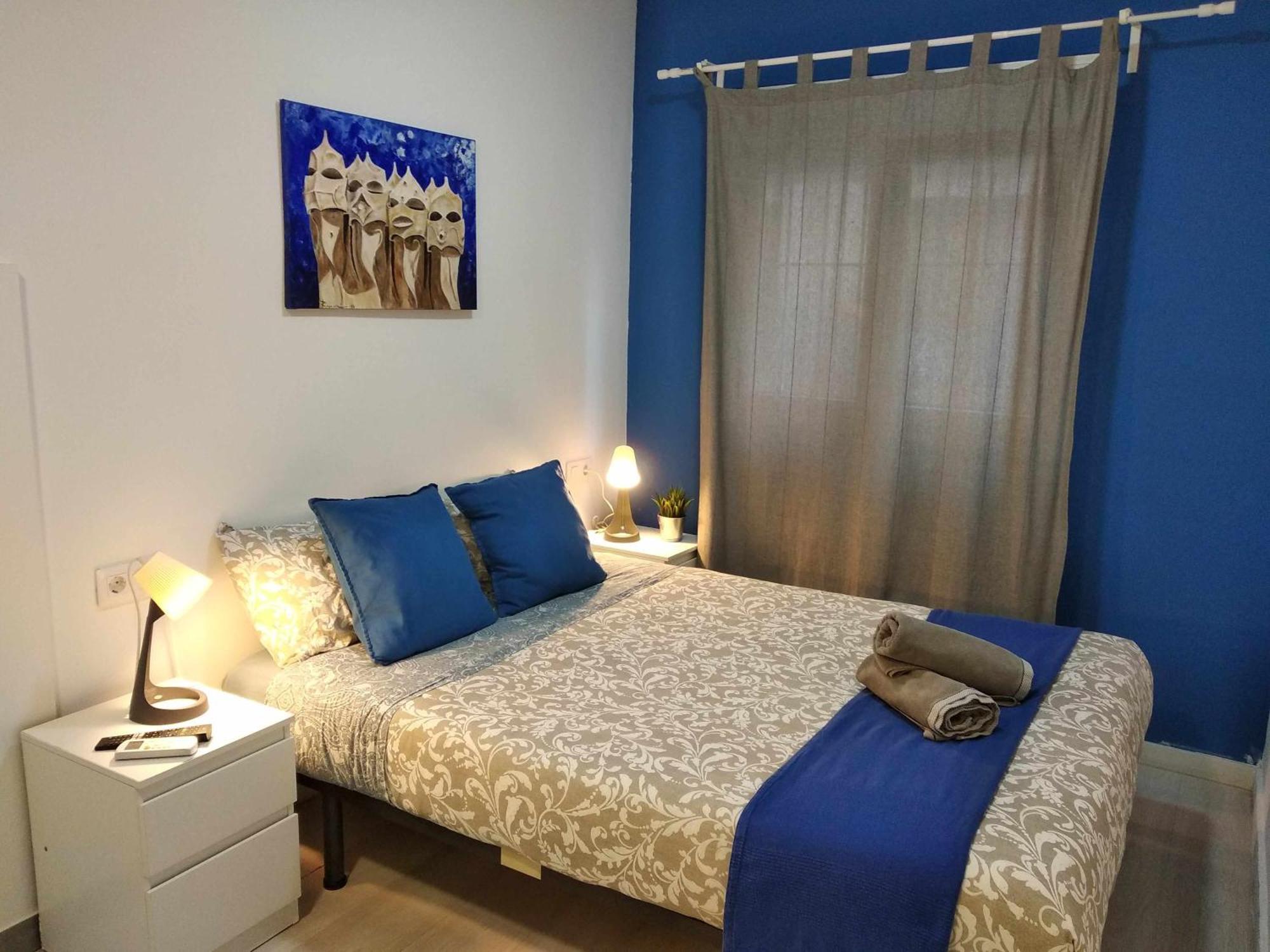 Hostal Urban Basic Оспиталет-де-Льобрегат Номер фото